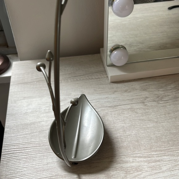 Leaf Jewelry Holder - Picture 5 of 8